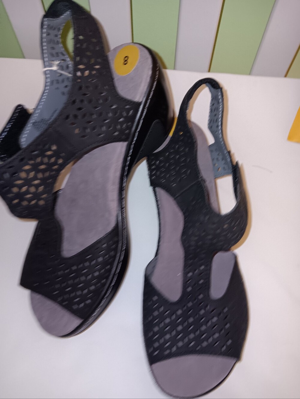 New JBU by Jambu Women's Blsck Sandles